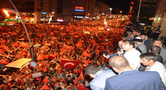 Aydemir: ’15 Temmuz’daki duruş kırmızı çizgimizdir’