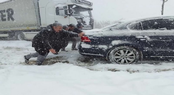 Kar ulaşımı olumsuz etkiledi