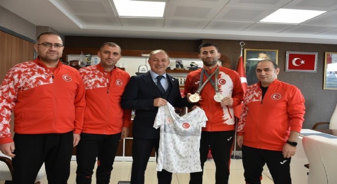 Kardeşler karatede Erzurum un gururu oldu