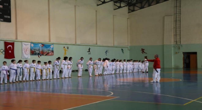 Oltu’da taekwondo kuşak sınavı heyecanı