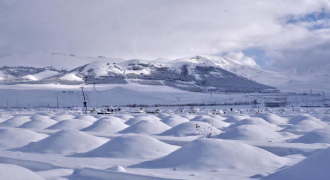 Palandöken’de kar yarım metreyi aştı