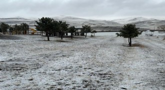 Karayazı beyaza büründü