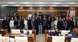 Sekmen, EBYÜ Hukuk Fakültesi öğrencilerini ağırladı