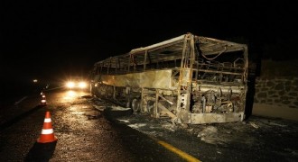 Yolcu otobüsü seyir halinde alev topuna döndü