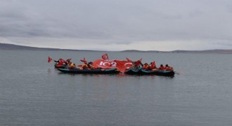 Çıldır Gölü'nde milli coşku